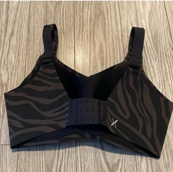 Knix Size 6 Catalyst Bra - Picture 2 of 8